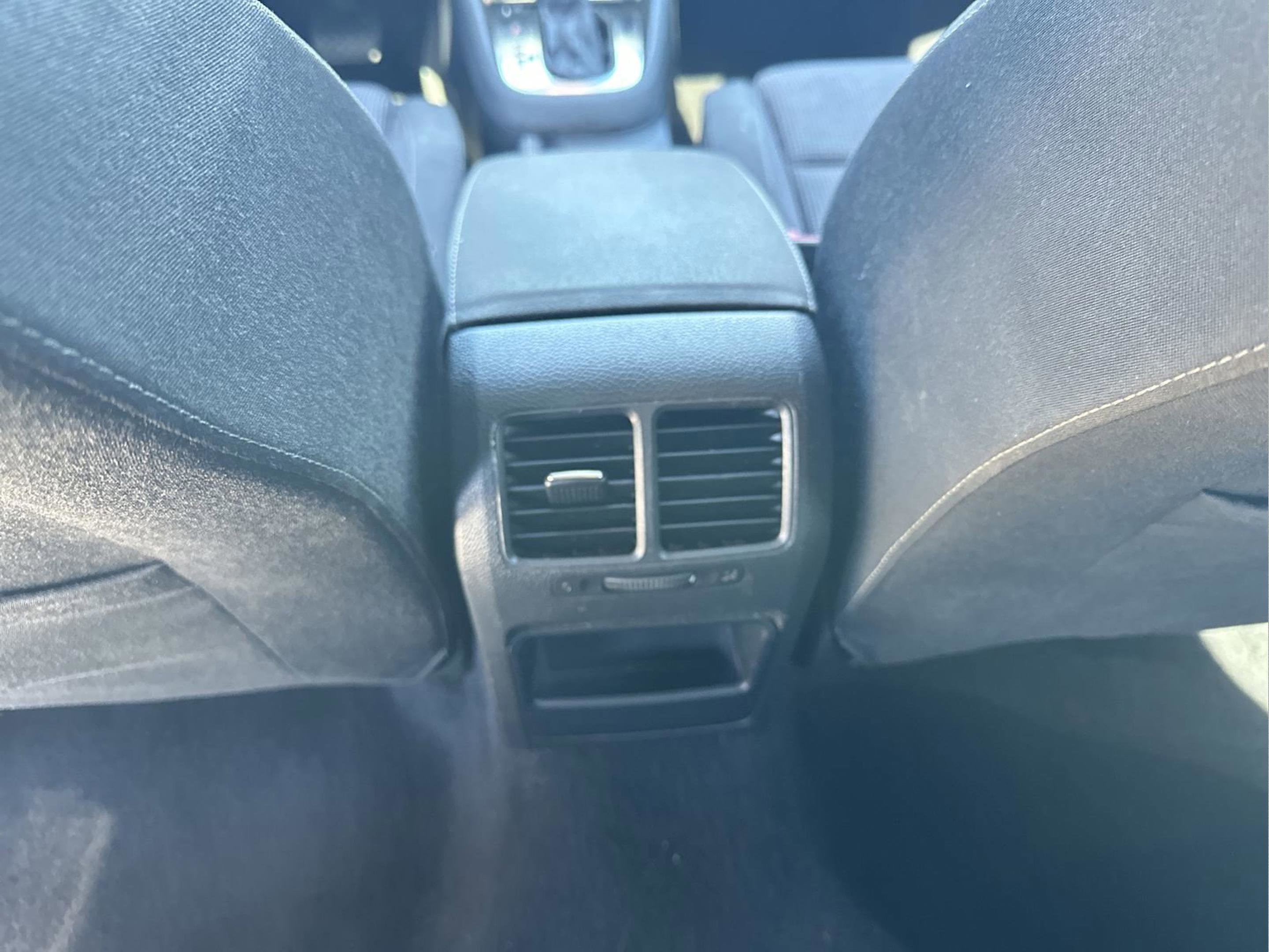 Used 2013 Volkswagen Golf TDI image 30