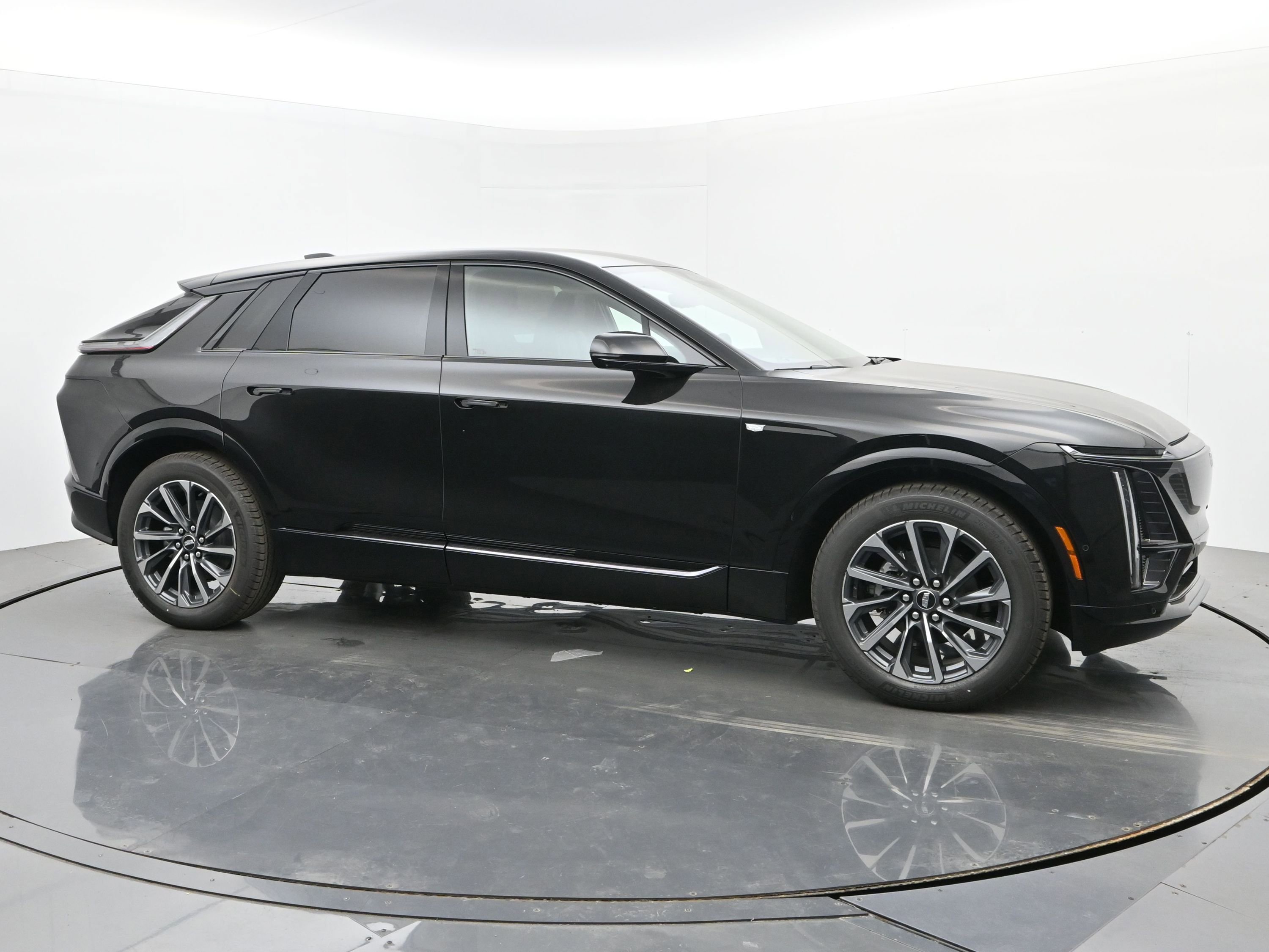 New 2026 Cadillac Lyriq Premium Sport w/ LPO, Floor Liner Package AWD/4WD image 7