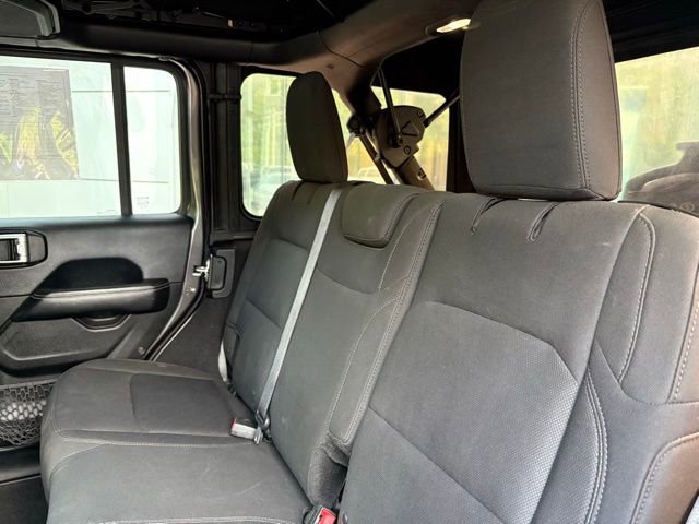 Used 2018 Jeep Wrangler Unlimited Sahara w/ LED Lighting Group AWD/4WD image 24