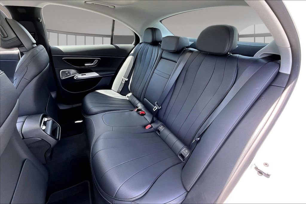 Used 2025 Mercedes-Benz E 350 4MATIC Sedan image 20