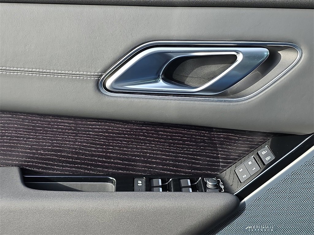 Used 2023 Land Rover Range Rover Velar HST image 31