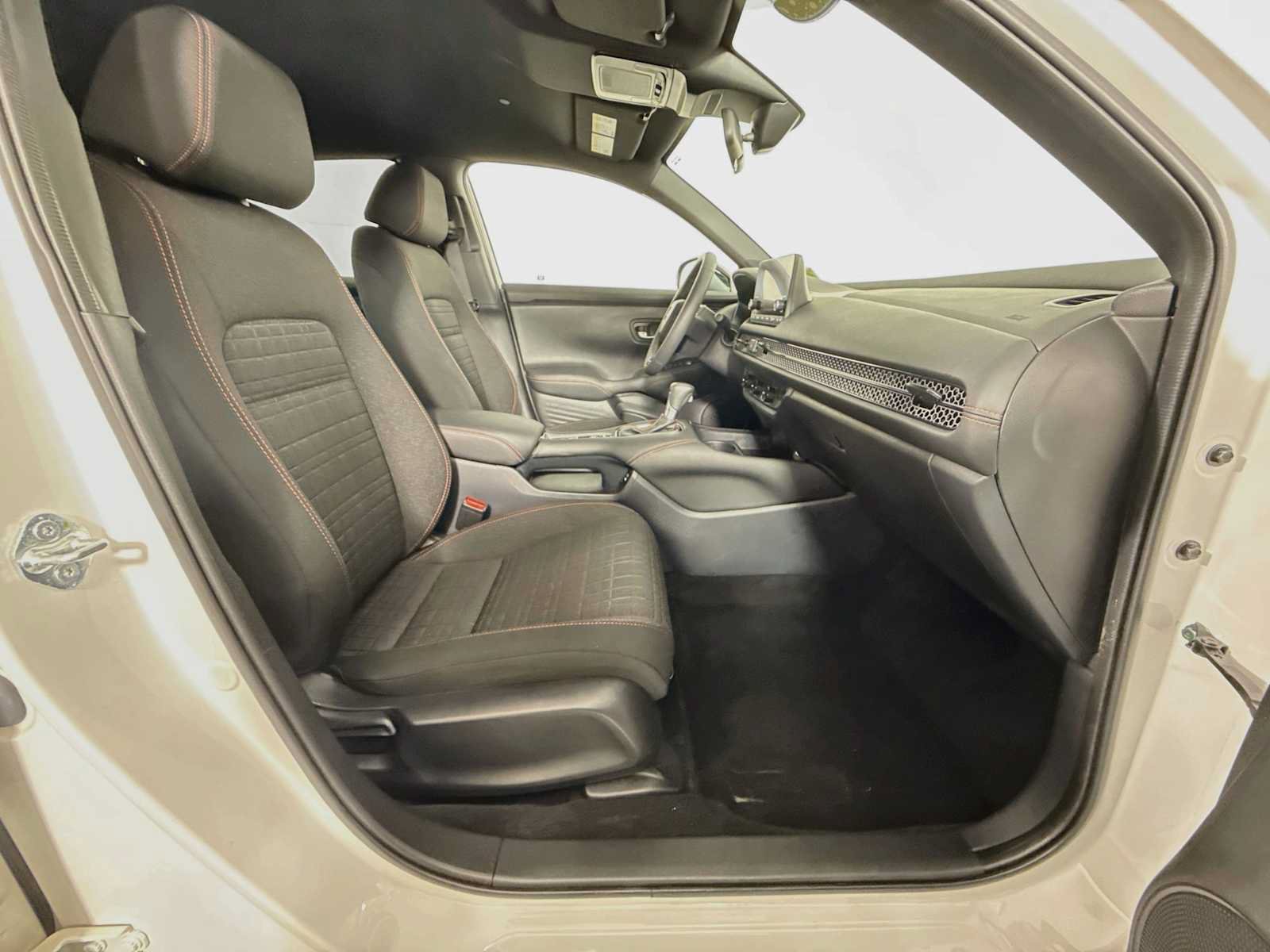 Used 2025 Honda HR-V Sport image 25