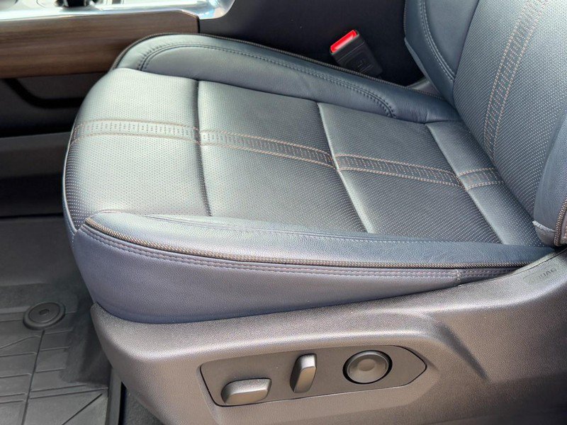 Used 2025 Chevrolet Silverado 1500 High Country w/ High Country Premium Package AWD/4WD image 23