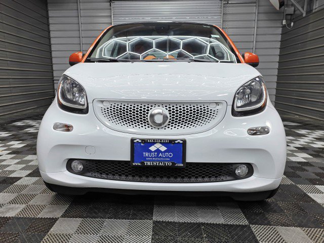 Used 2016 smart fortwo passion RWD image 4