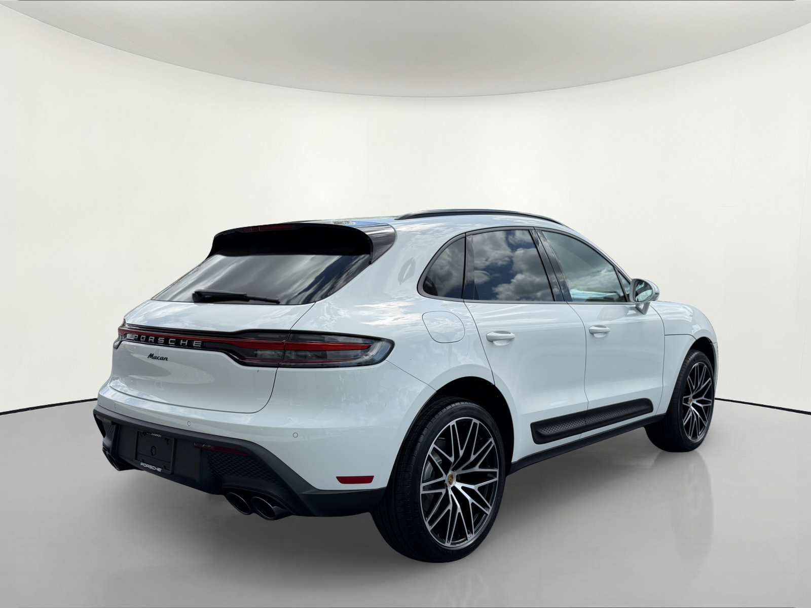 New 2026 Porsche Macan AWD/4WD image 5