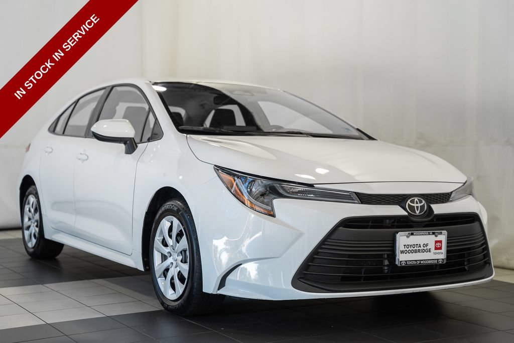 Used 2025 Toyota Corolla LE FWD image 1