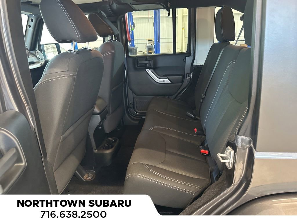 Used 2016 Jeep Wrangler Unlimited Sahara w/ Connectivity Group AWD/4WD image 15