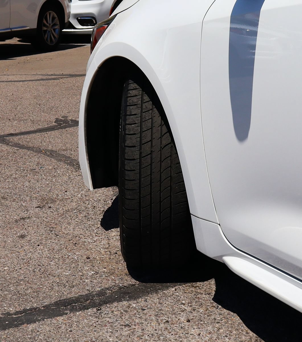 Used 2023 Toyota Corolla LE w/ Carpet Mat Package (TMS) FWD image 6