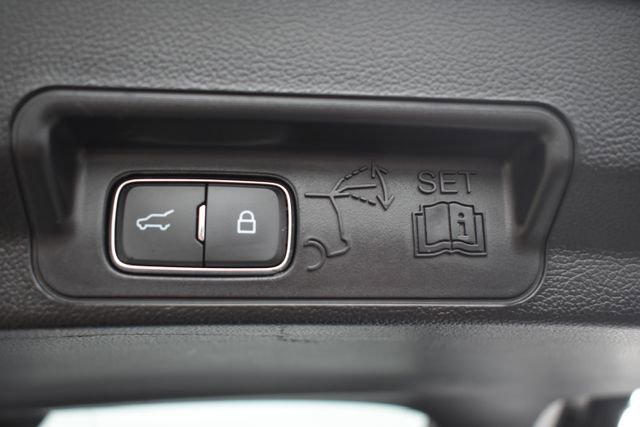 Used 2023 Ford Explorer Limited image 42