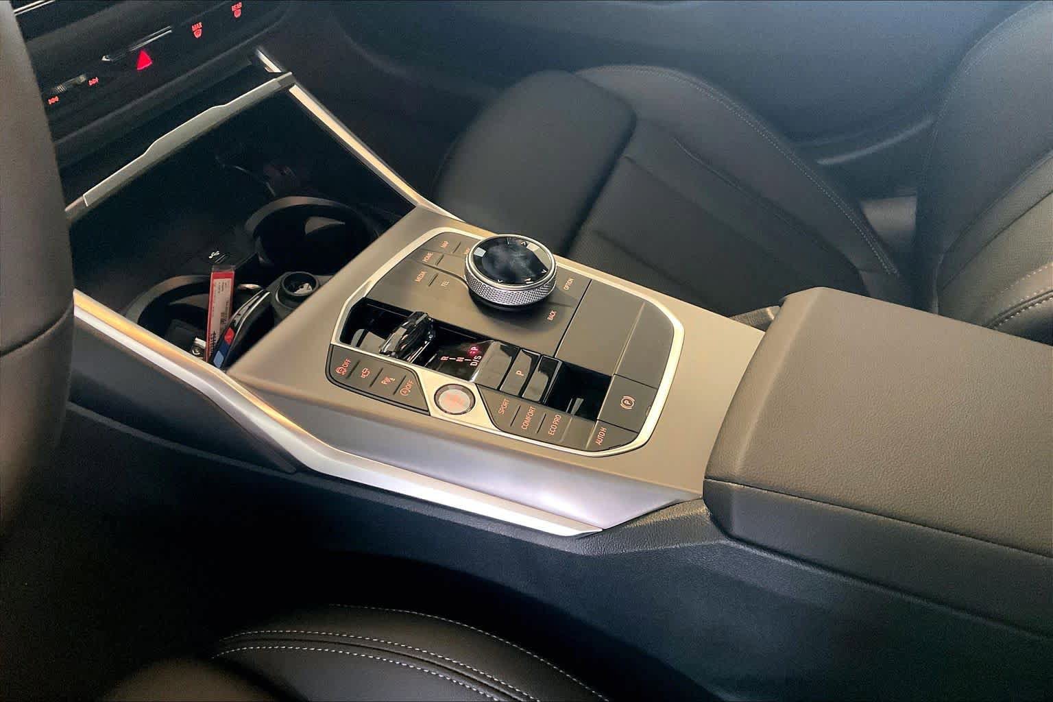 New 2026 BMW 330i Sedan w/ M Sport Package RWD image 7