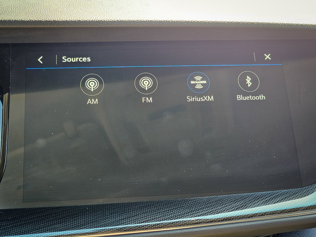 Used 2022 Buick Envision Essence w/ Safety Package FWD image 25