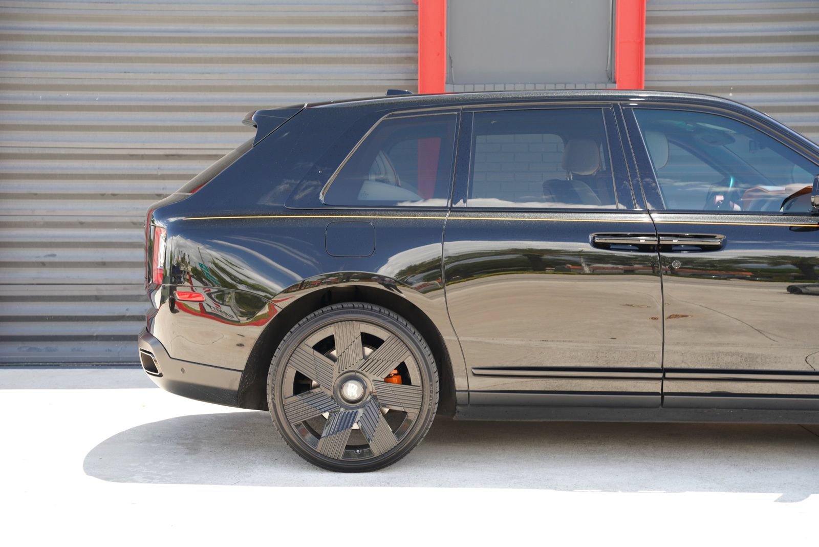 Used 2022 Rolls-Royce Cullinan Black Badge AWD/4WD image 9