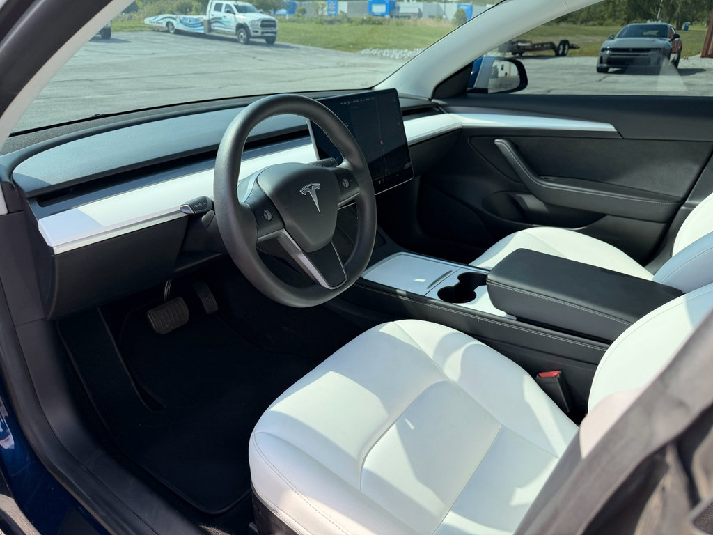Used 2022 Tesla Model 3 Long Range AWD/4WD image 10