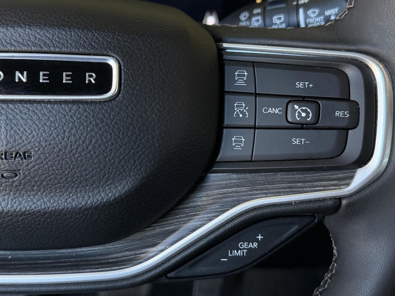 Used 2024 Jeep Wagoneer Series II w/ Flexible Seating Group image 18