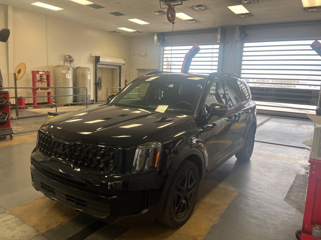 Used 2025 Kia Telluride EX X-Line AWD/4WD image 2