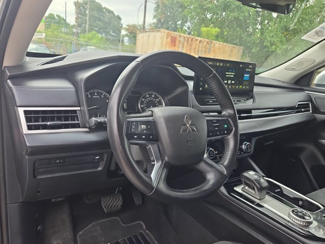Used 2025 Mitsubishi Outlander SE AWD/4WD image 15