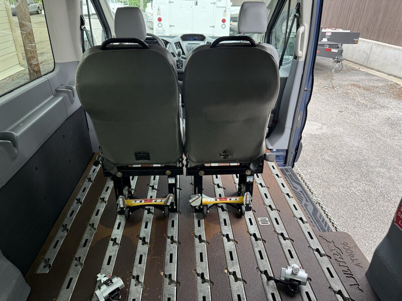 Used 2015 Ford Transit 350 XL RWD image 4