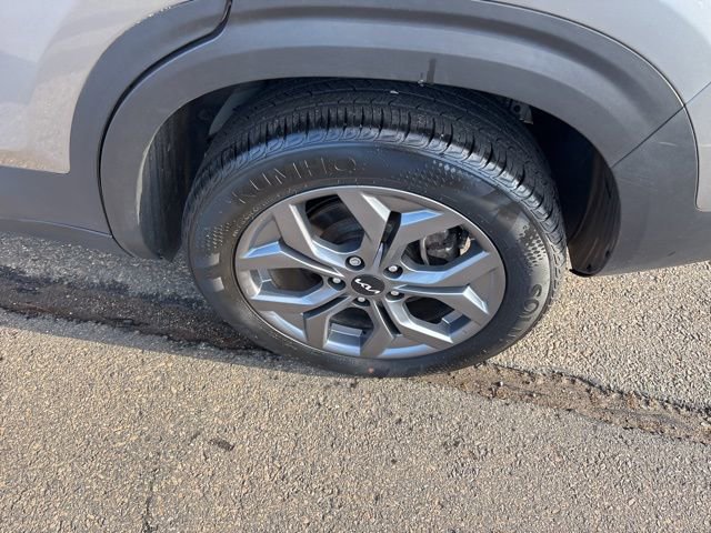 Used 2024 Kia Seltos LX image 31