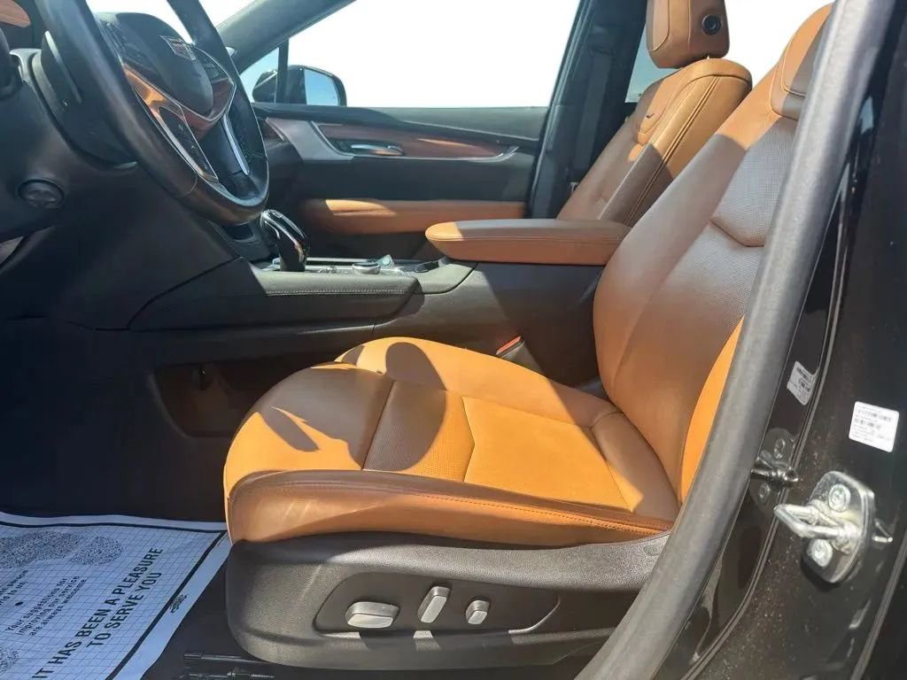 Used 2024 Cadillac XT5 Premium Luxury AWD/4WD image 9