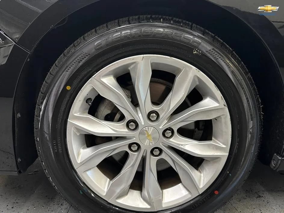 Used 2021 Chevrolet Malibu LT FWD image 32