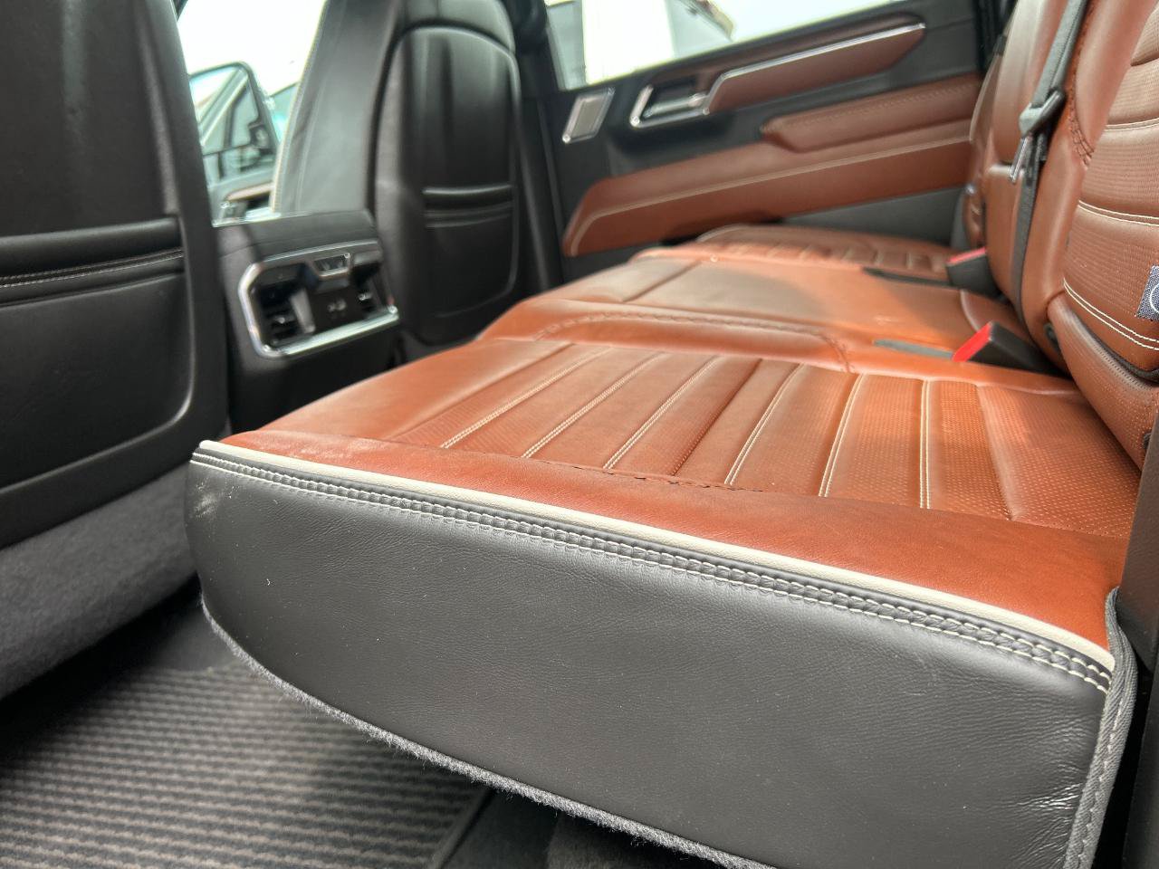 Used 2024 GMC Sierra 2500 Denali Ultimate AWD/4WD image 19