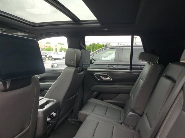 Certified 2023 GMC Yukon SLT w/ SLT Luxury Package AWD/4WD image 9