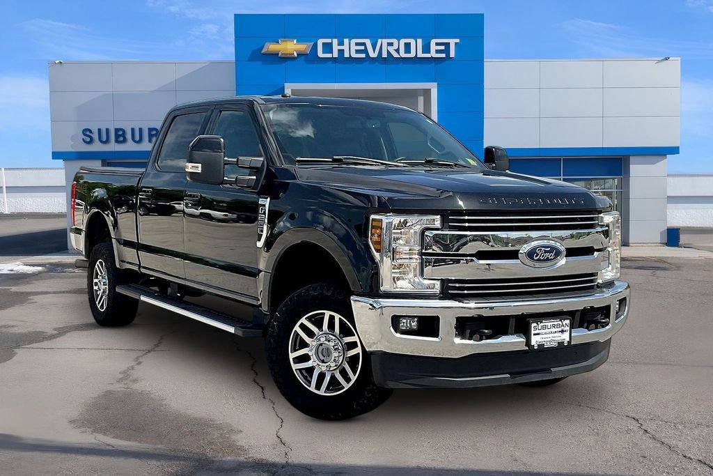 Used 2018 Ford F250 Lariat w/ Lariat Value Package AWD/4WD image 2