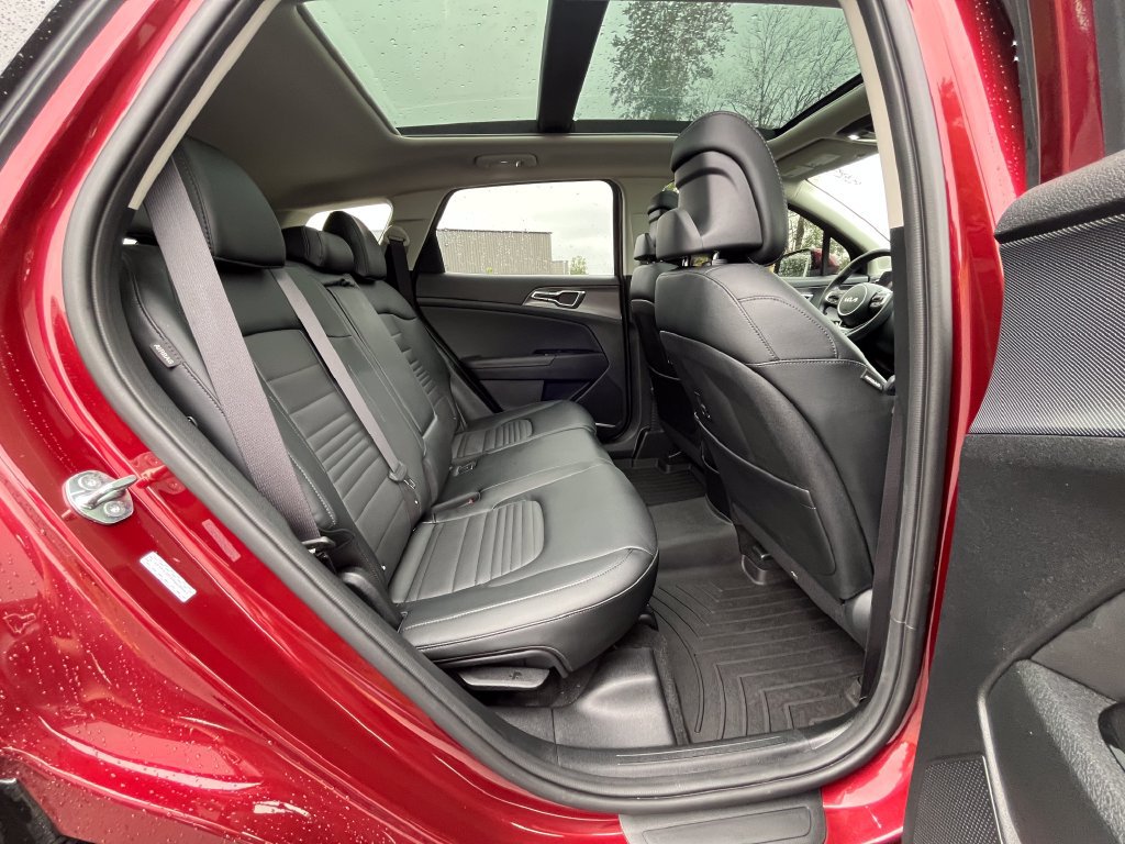 Used 2025 Kia Sportage SX FWD image 30