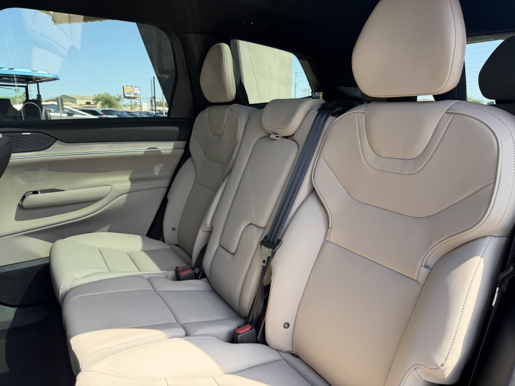 Used 2025 Volvo EX90 Ultra AWD/4WD image 31