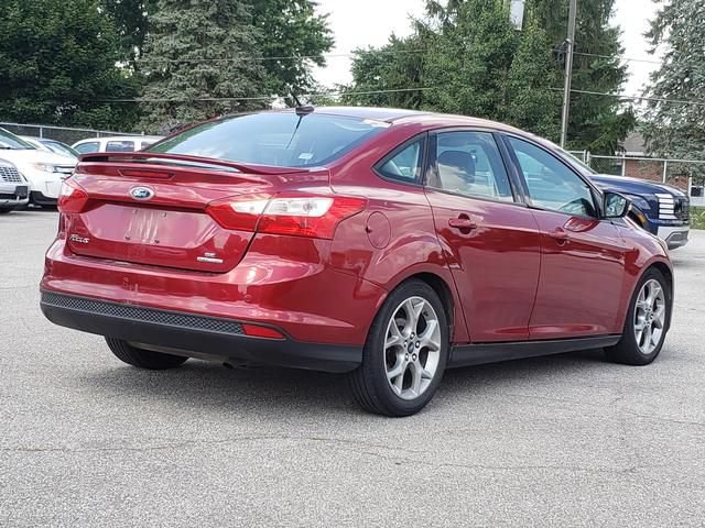 Used 2014 Ford Focus SE w/ Equipment Group 201A FWD image 5