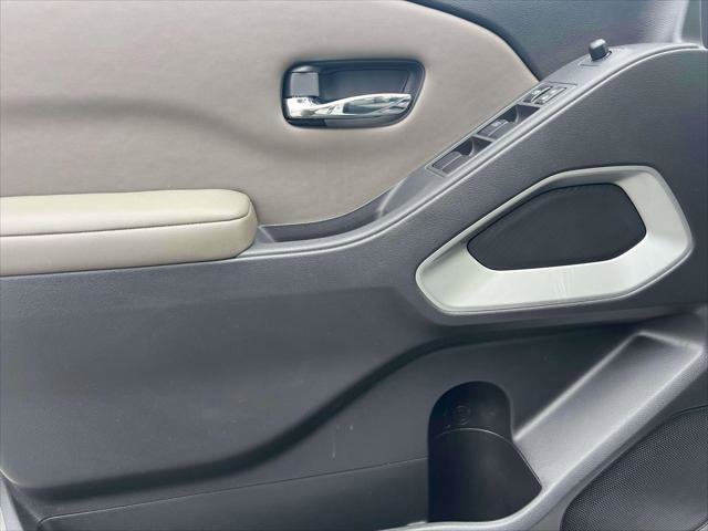 Used 2022 Nissan Frontier SV w/ Technology Package image 17