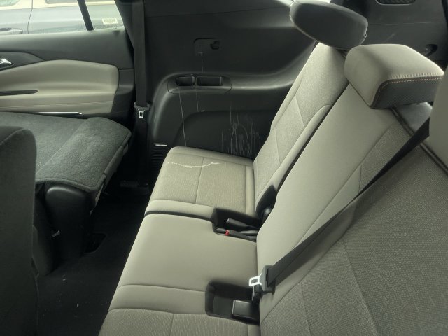 Used 2026 Chevrolet Traverse LT w/ Driver Confidence Package FWD image 5