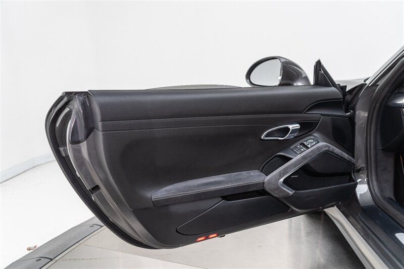 Used 2018 Porsche 911 GT3 RWD image 70