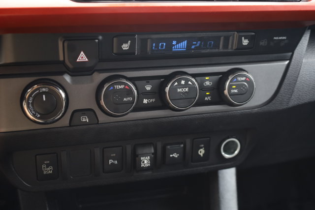 Used 2020 Toyota Tacoma TRD Off-Road w/ TRD Premium Off Road Package AWD/4WD image 18