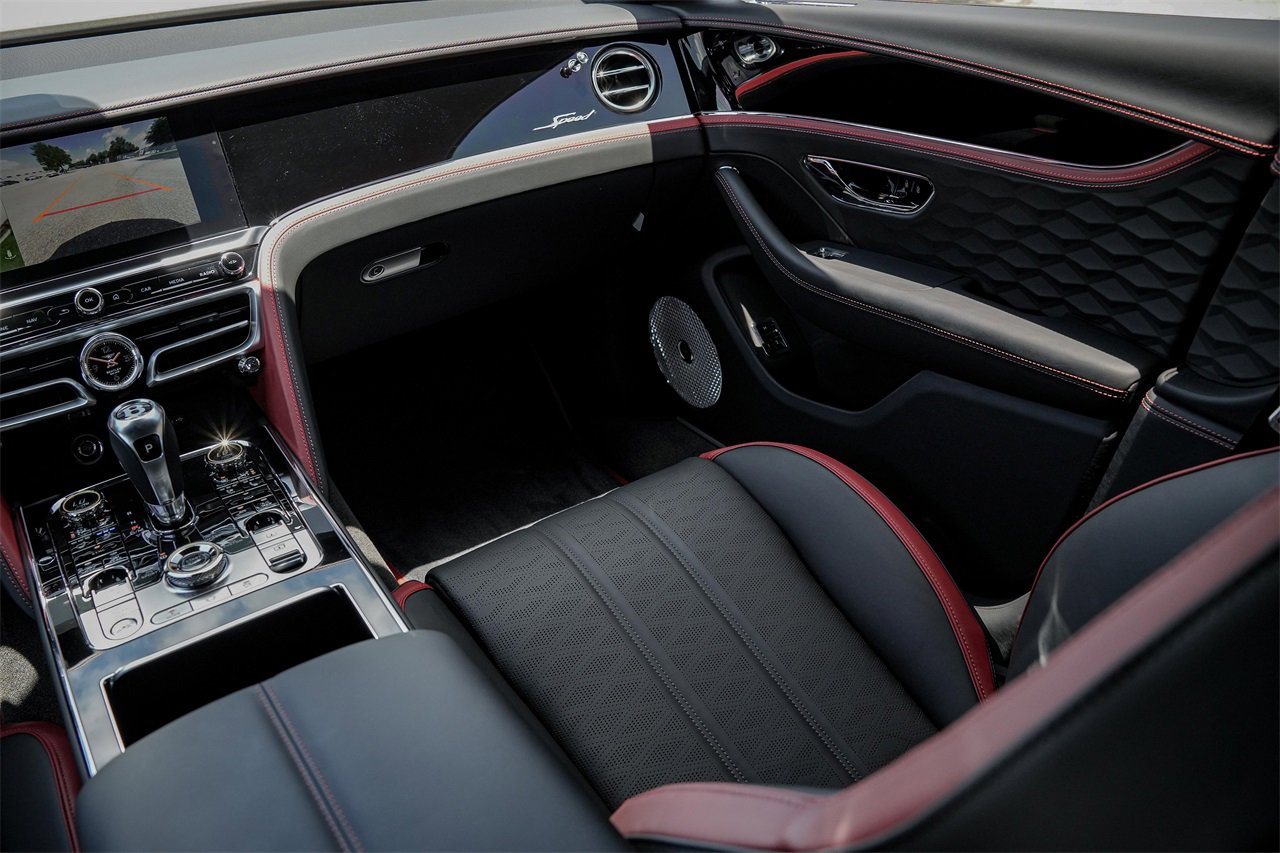 New 2025 Bentley Flying Spur Plug-In Hybrid image 36