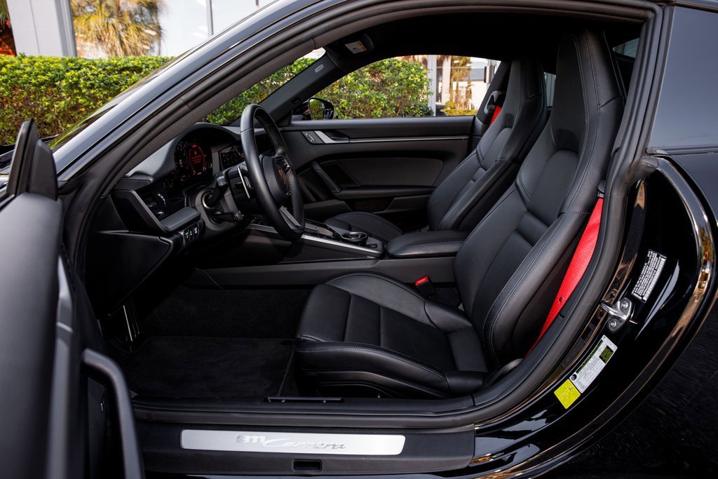 Used 2025 Porsche 911 Carrera image 25