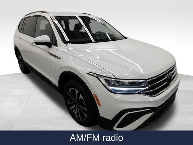 Used 2024 Volkswagen Tiguan S image 2