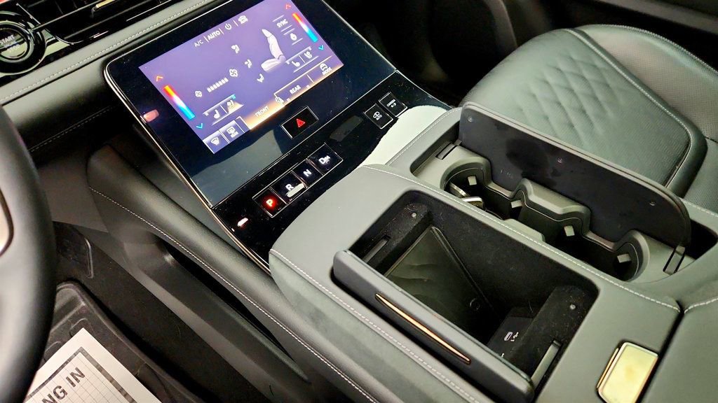 Used 2025 INFINITI QX80 Autograph w/ Autograph Exterior Package image 15