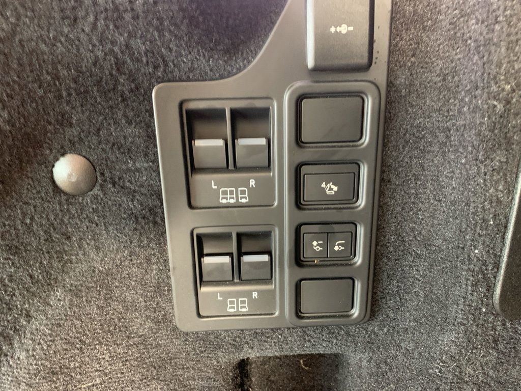 Used 2023 Land Rover Discovery S R-Dynamic AWD/4WD image 14
