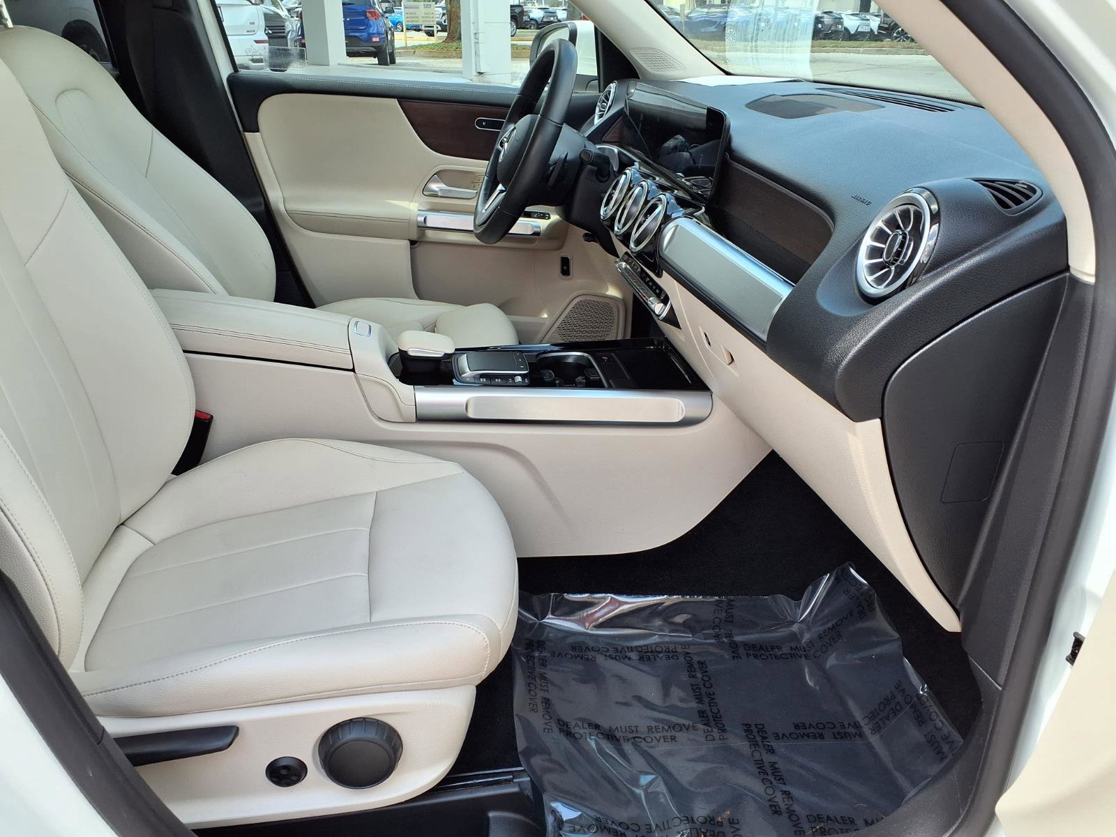 Used 2022 Mercedes-Benz GLB 250 4MATIC image 9