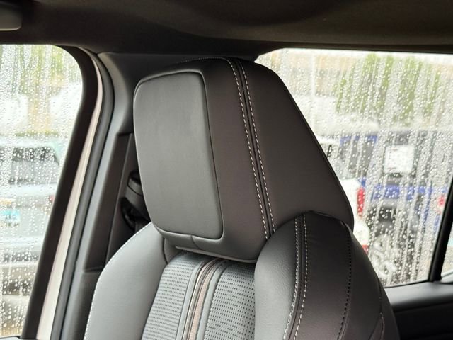 Used 2025 Toyota 4Runner Limited AWD/4WD image 12