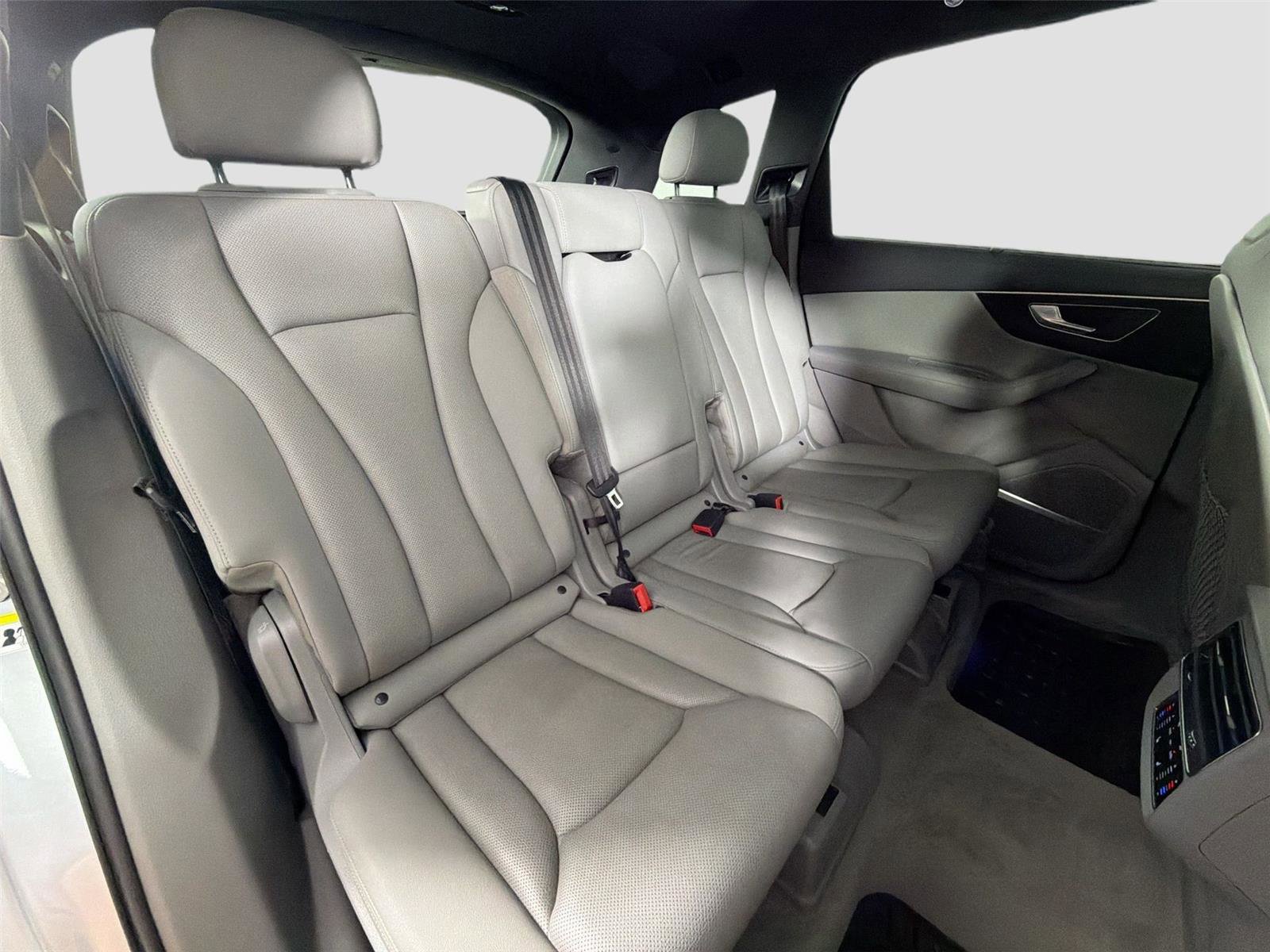 Used 2021 Audi Q7 3.0T Premium Plus w/ Executive Package AWD/4WD image 28