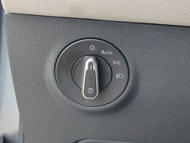 Certified 2025 Volkswagen Taos S FWD image 23