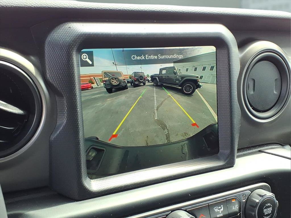 Used 2023 Jeep Gladiator Sport AWD/4WD image 6