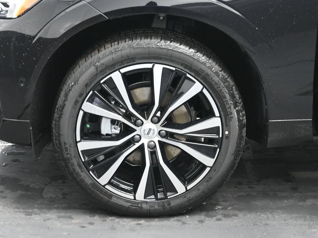 Used 2025 Volvo XC60 B5 Plus w/ Protection Package Premier AWD/4WD image 39