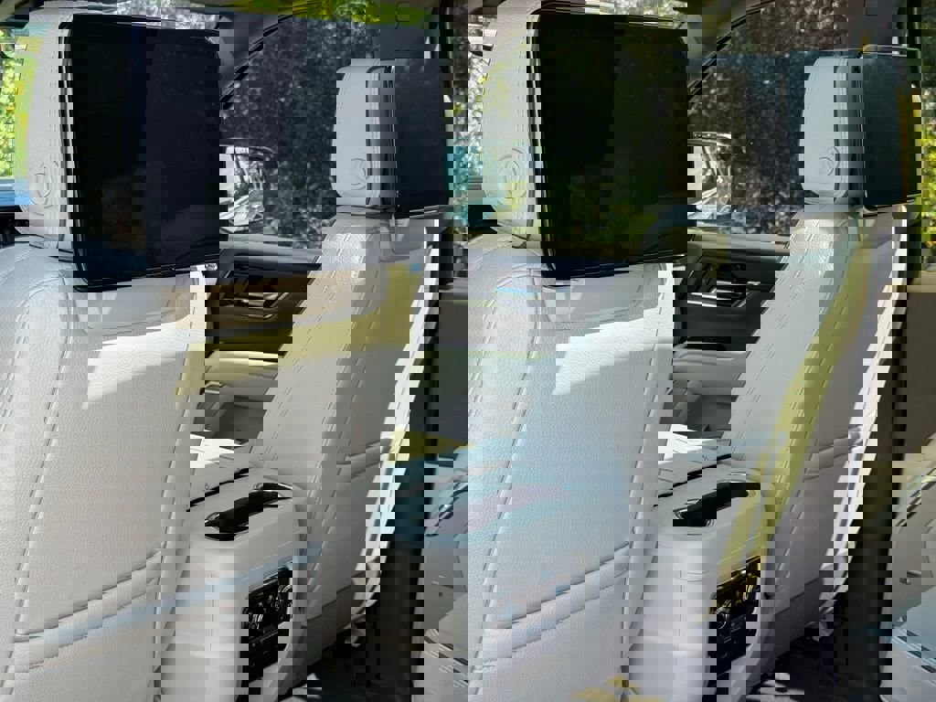 New 2026 GMC Yukon XL Denali w/ Advanced Technology Package image 24