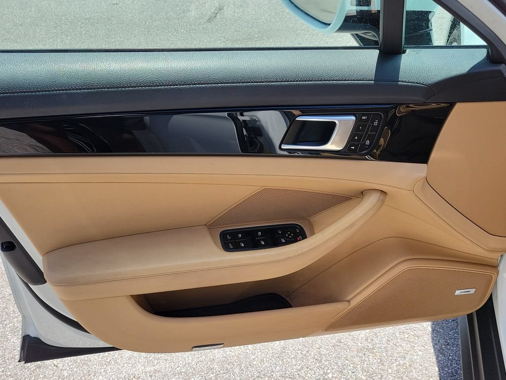 Certified 2019 Porsche Panamera RWD image 24
