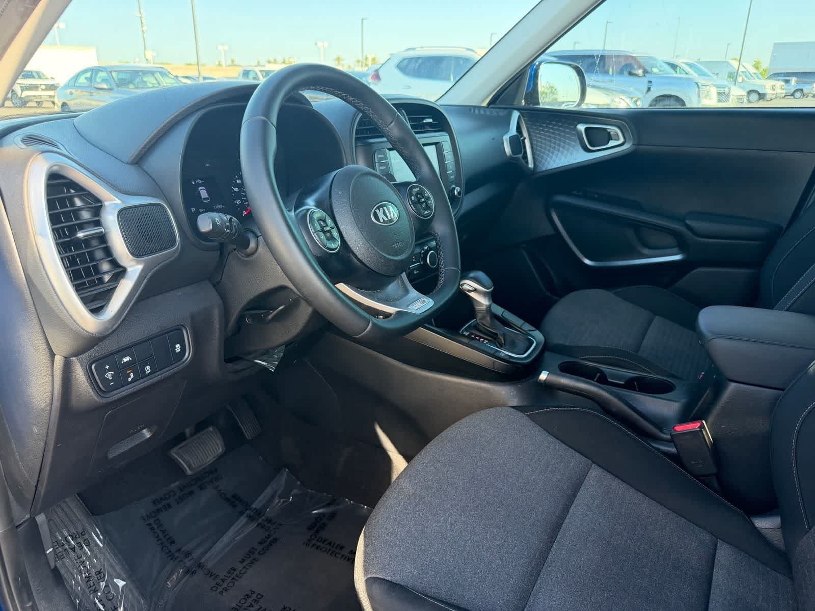 Used 2021 Kia Soul GT-Line FWD image 2