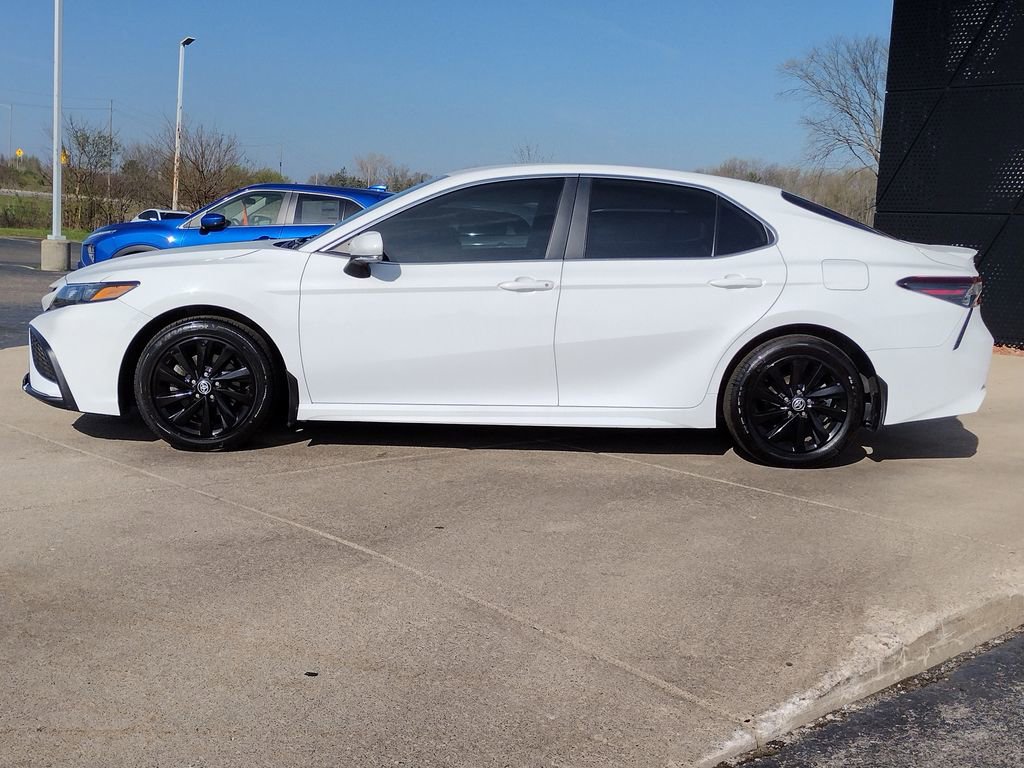 Used 2023 Toyota Camry SE FWD image 16