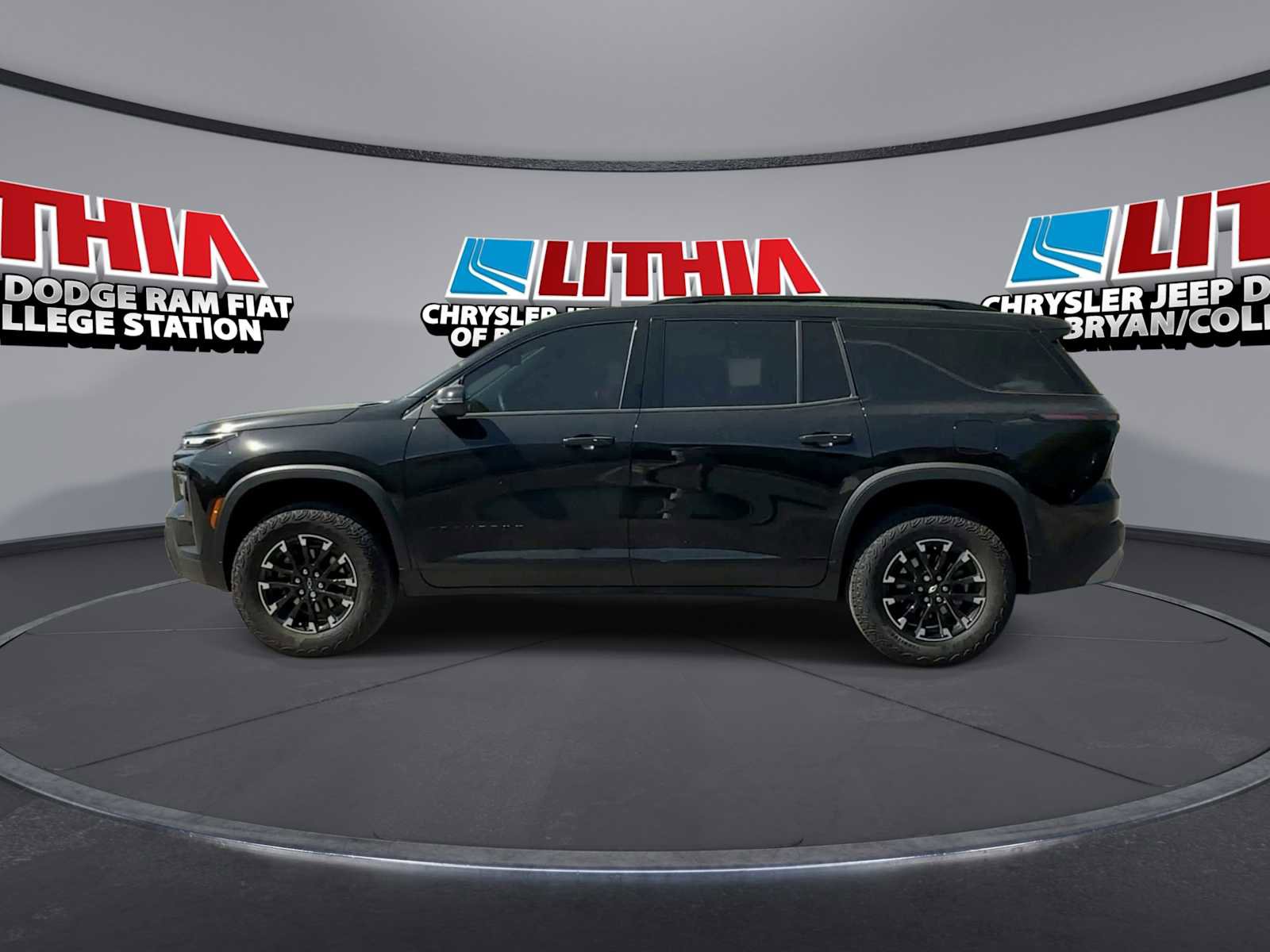 Used 2025 Chevrolet Traverse Z71 w/ LPO, Floor Liner Package image 5